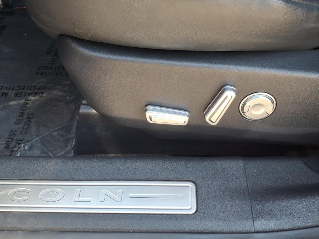 Used 2024 Lincoln Nautilus Reserve AWD/4WD image 13