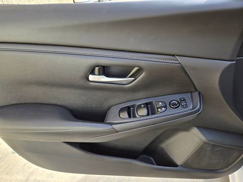 Used 2023 Nissan Sentra SV FWD image 21