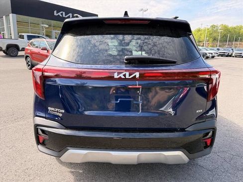 Used 2026 Kia Seltos EX AWD/4WD image 8