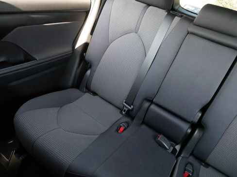 Certified 2024 Toyota Highlander LE AWD/4WD image 12