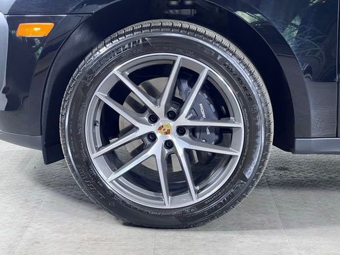 Certified 2026 Porsche Macan AWD/4WD image 11