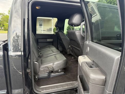 Used 2015 Ford F250 Platinum w/ Platinum Package AWD/4WD image 8
