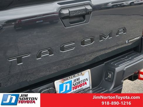 Used 2025 Toyota Tacoma TRD Off-Road image 12