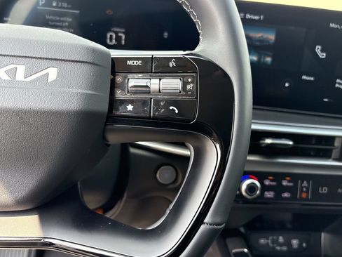 Used 2026 Kia Sorento S w/ S Panoramic Sunroof Package FWD image 17