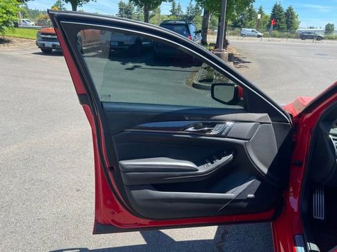 Used 2019 Cadillac CTS V w/ Luxury Package RWD image 16