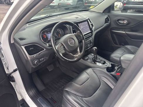 Used 2021 Jeep Cherokee Limited w/ Elite Package AWD/4WD image 28