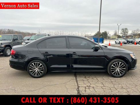 Used 2015 Volkswagen Jetta Sport image 4