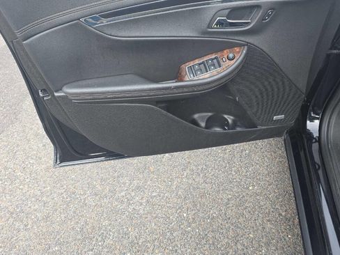 Used 2014 Chevrolet Impala LT image 10