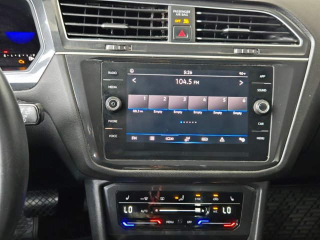 Used 2022 Volkswagen Tiguan SE FWD image 11