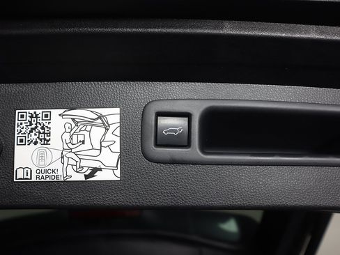 Used 2022 Toyota Highlander Platinum image 25