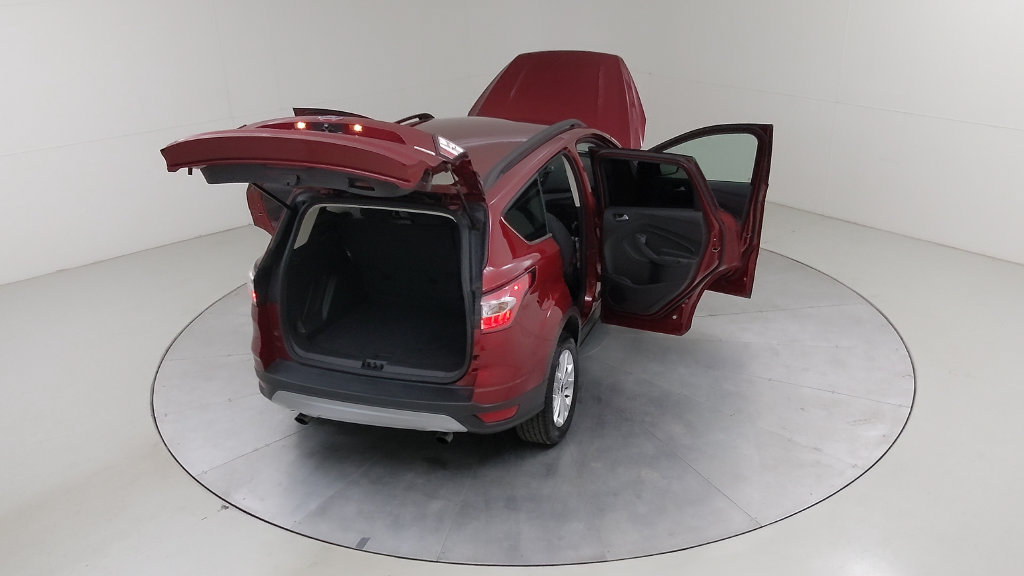 Certified 2018 Ford Escape SE FWD image 47