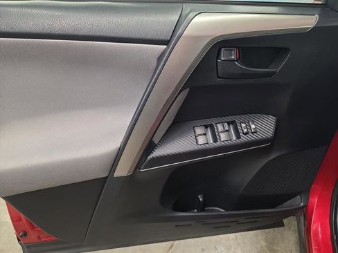 Used 2014 Toyota RAV4 LE image 12