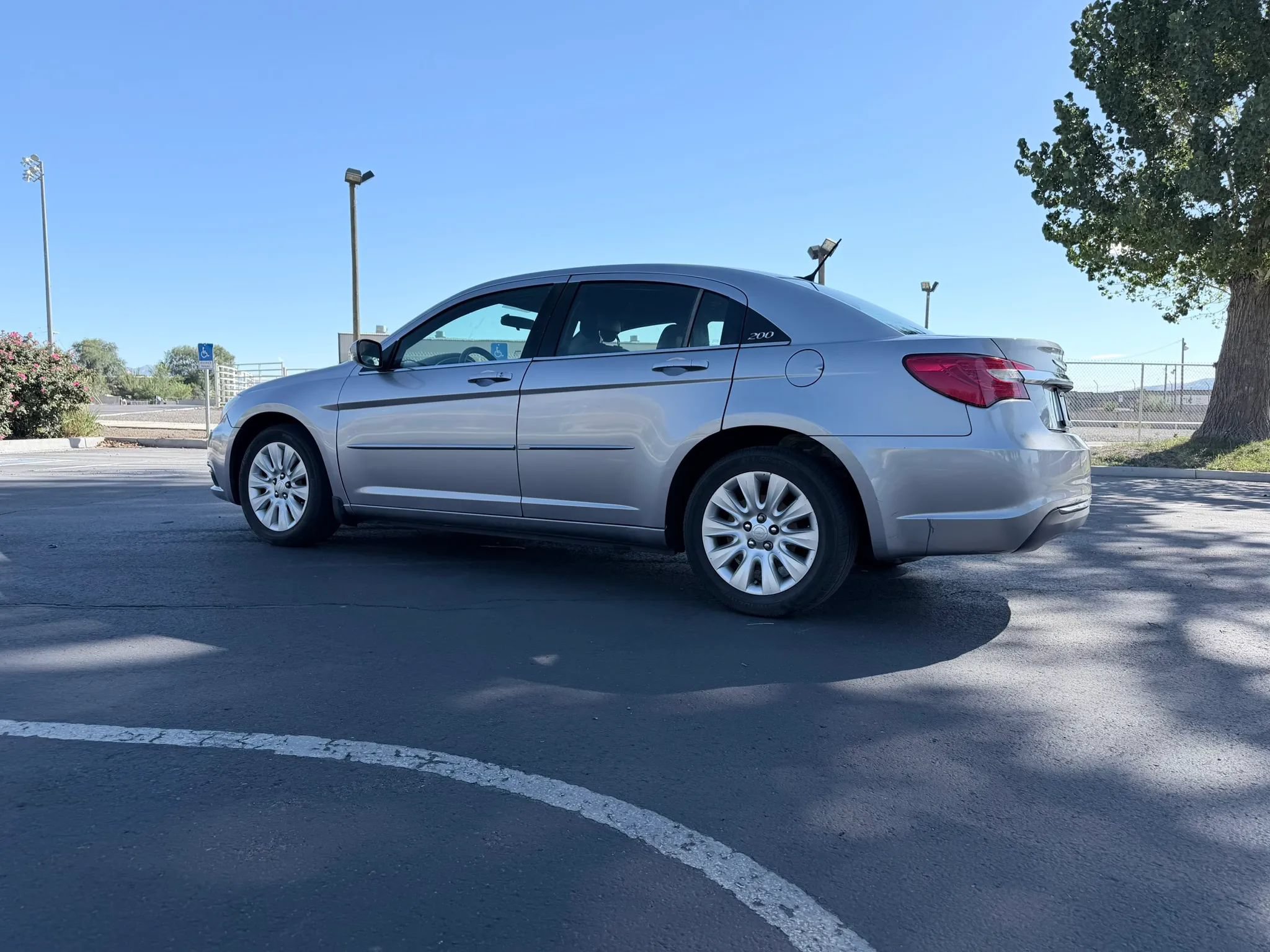 Used 2013 Chrysler 200 LX FWD image 8