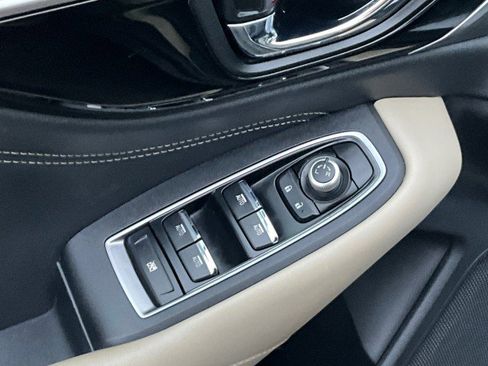 Used 2021 Subaru Outback Limited image 29