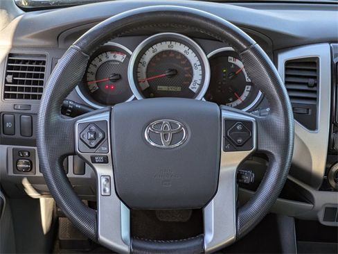 Used 2015 Toyota Tacoma PreRunner image 18