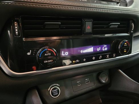 Used 2022 Nissan Rogue SV w/ SV Premium Package FWD image 17