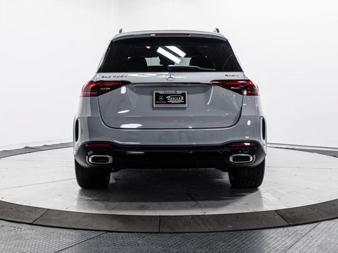 Certified 2025 Mercedes-Benz GLE 450e 4MATIC w/ AMG Line Interior image 30