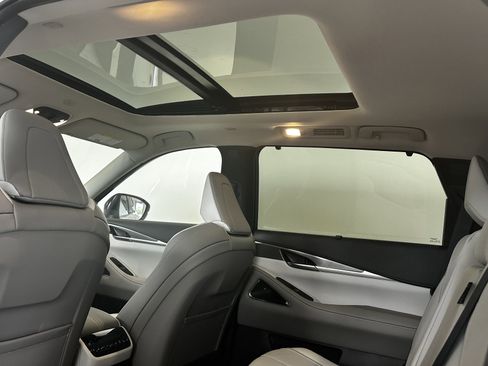 New 2026 INFINITI QX60 Luxe w/ Cargo Package image 8