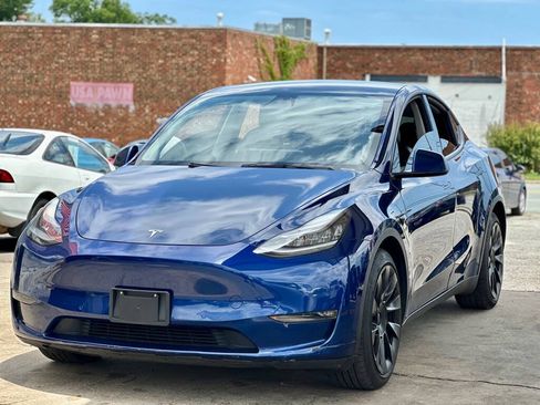 Used 2021 Tesla Model Y Long Range AWD/4WD image 3