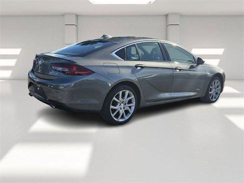 Used 2019 Buick Regal Avenir w/ Driver Confidence Package II image 5