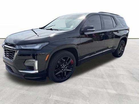 Used 2023 Chevrolet Traverse Premier w/ Redline Edition AWD/4WD image 2