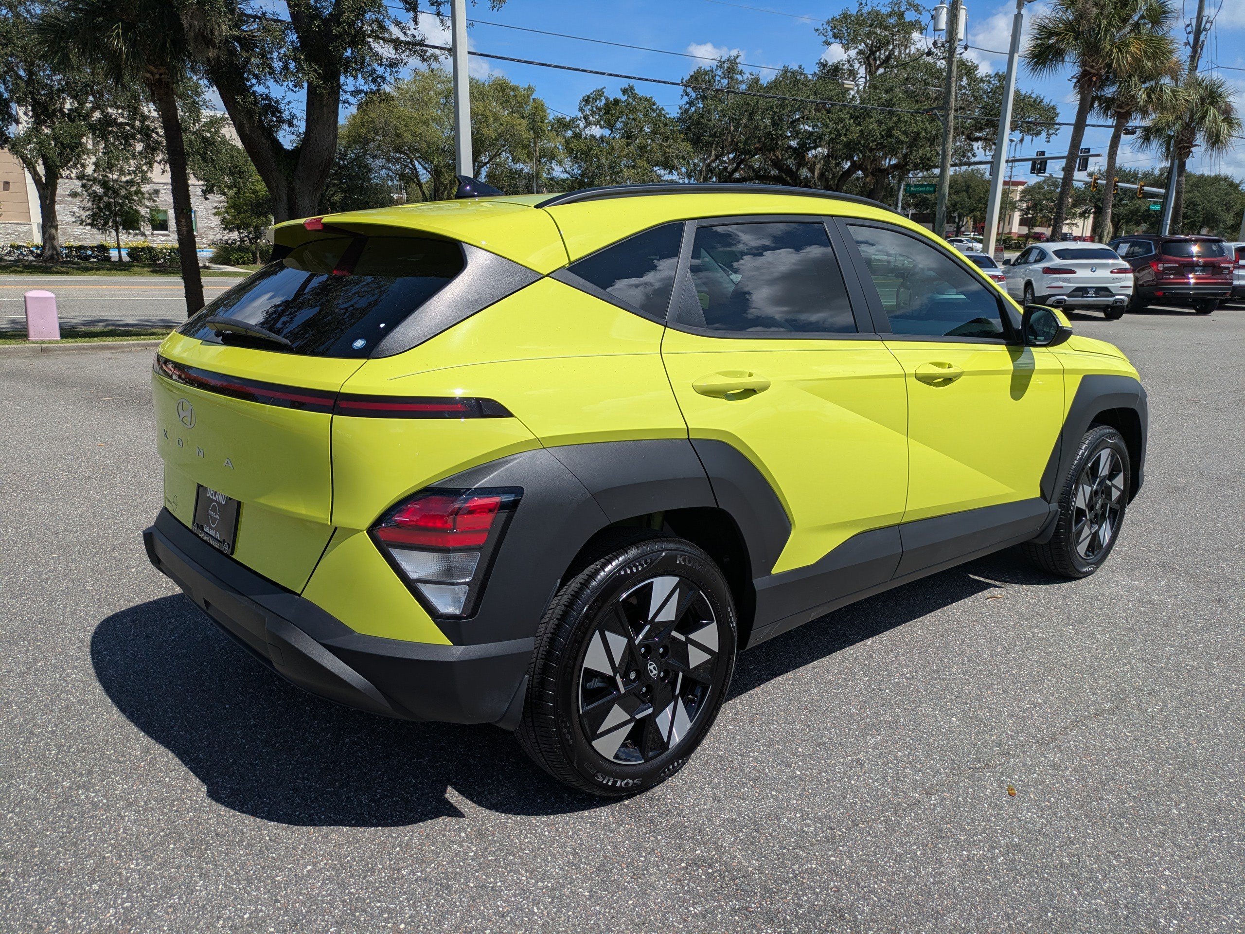 Used 2025 Hyundai Kona SEL FWD image 4