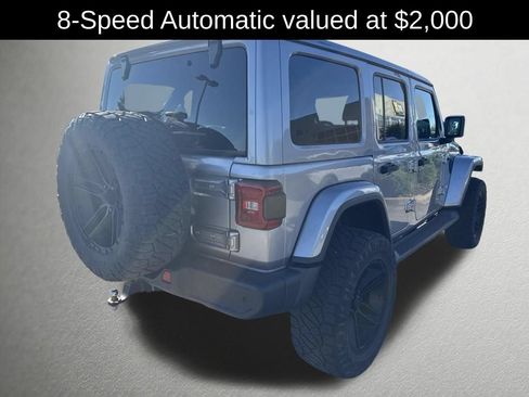 Used 2020 Jeep Wrangler Unlimited Sahara AWD/4WD image 3