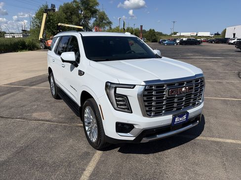 Used 2026 GMC Yukon Denali w/ LPO, Floor Liner Package AWD/4WD image 8