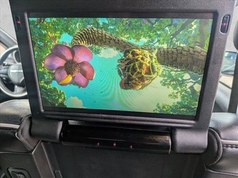 Used 2021 Chrysler Pacifica Limited w/ Uconnect Theater Family Group image 20