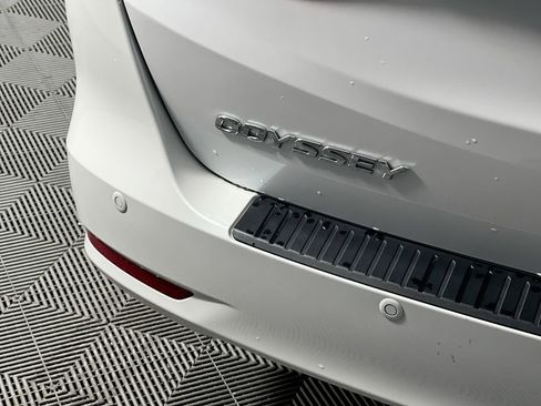 Used 2024 Honda Odyssey Elite image 5