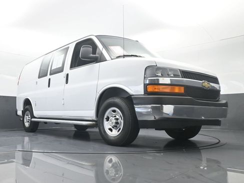 Used 2024 Chevrolet Express 2500 w/ Driver Convenience Package image 53