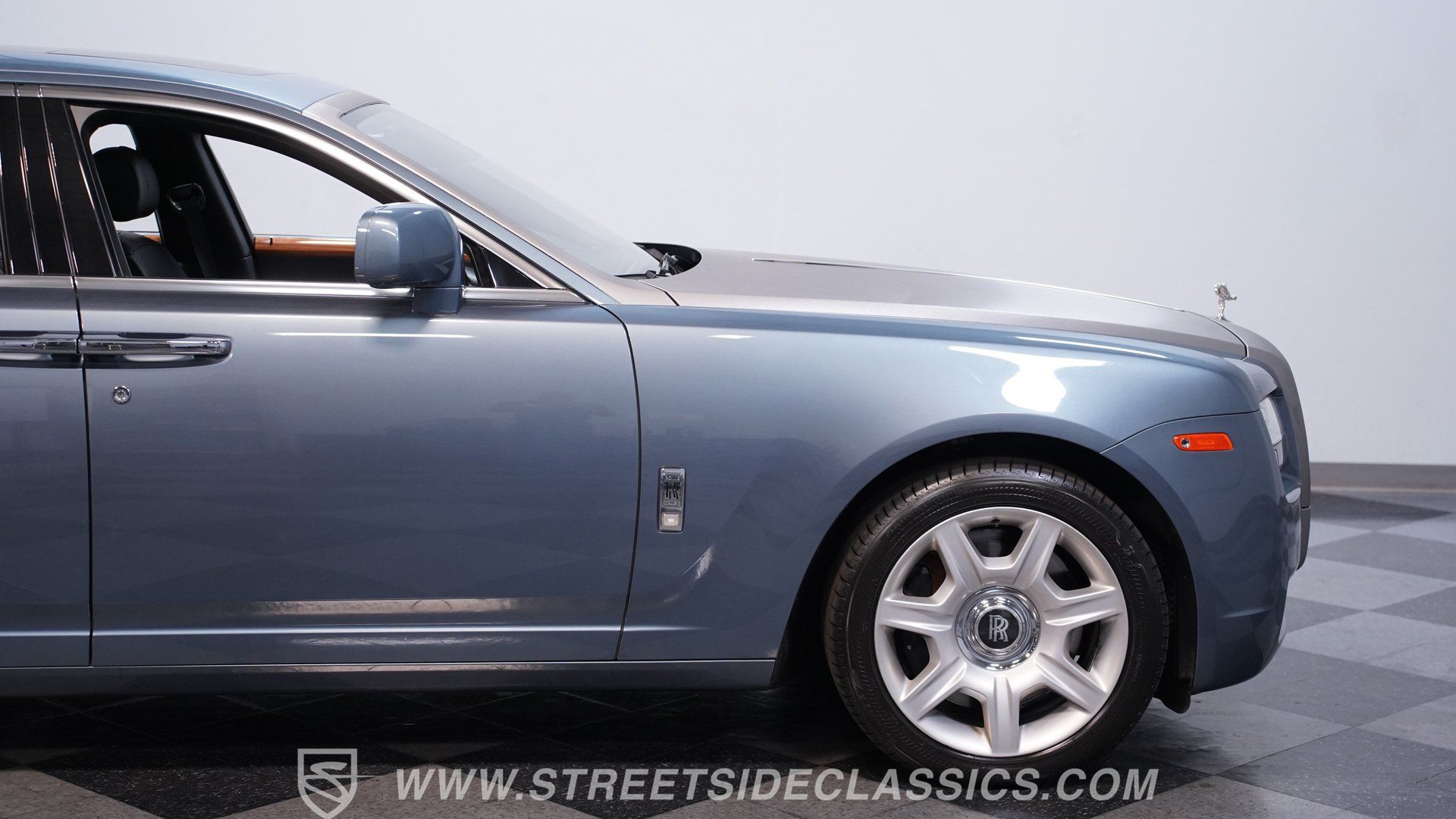 Used 2010 Rolls-Royce Ghost RWD image 25