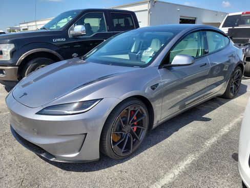Used 2025 Tesla Model 3 Performance AWD/4WD image 9