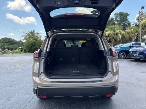 Used 2025 Nissan Rogue SV FWD image 20