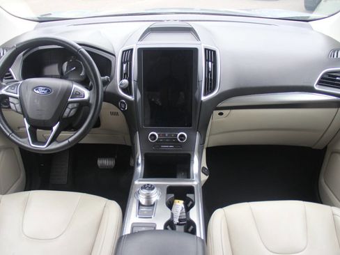 Certified 2022 Ford Edge Titanium image 17