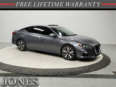 Used 2020 Nissan Altima 2.5 SL image 1