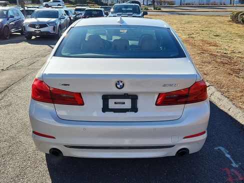 Used 2017 BMW 530i xDrive image 6