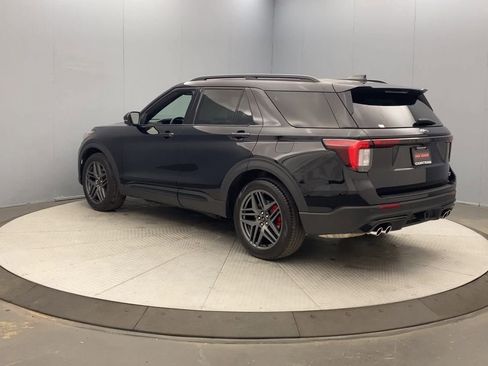 Used 2025 Ford Explorer ST w/ Sun And Sound Package AWD/4WD image 3