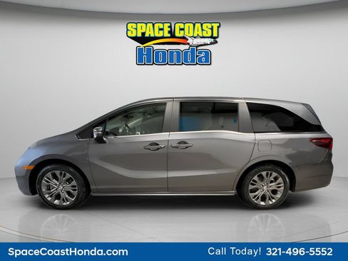 New 2026 Honda Odyssey Touring image 6