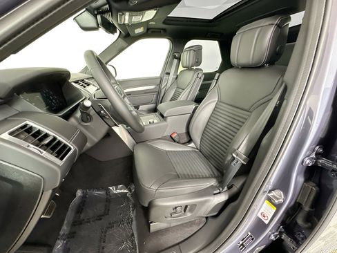 Certified 2025 Land Rover Discovery Dynamic SE image 19
