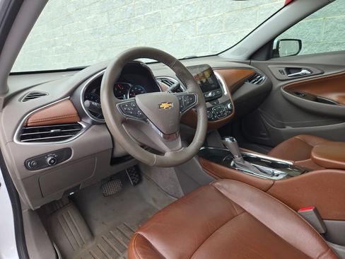 Used 2017 Chevrolet Malibu Premier w/ Premier Sun and Wheel Package FWD image 13