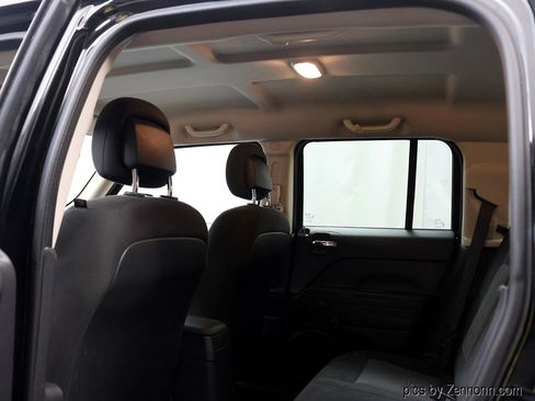 Used 2017 Jeep Patriot Sport FWD image 14