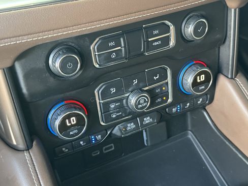 Used 2021 Chevrolet Tahoe High Country w/ Premium Package image 20