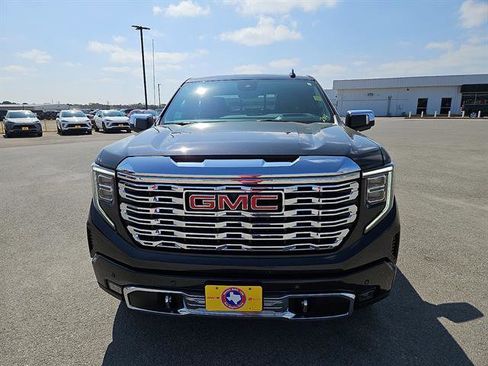 Used 2024 GMC Sierra 1500 Denali w/ Denali Reserve Package image 8