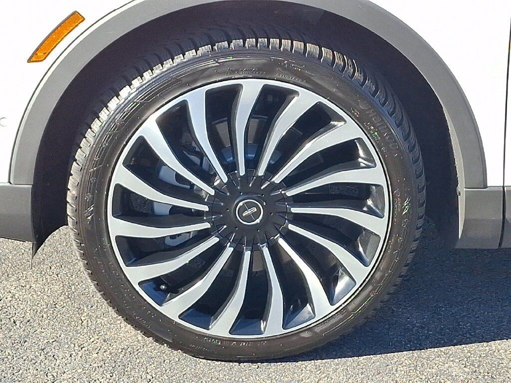 Certified 2023 Lincoln Nautilus Black Label AWD/4WD image 8