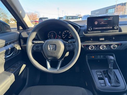 Used 2024 Honda CR-V EX image 12