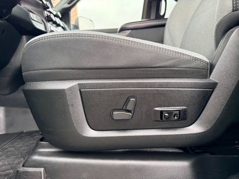 Used 2021 RAM 2500 Big Horn w/ Level 1 Equipment Group image 22