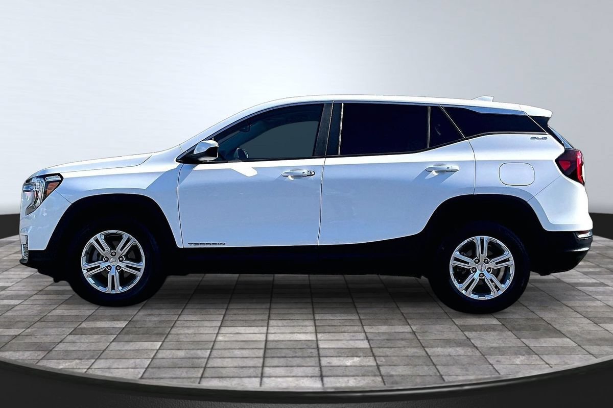 Used 2022 GMC Terrain SLE AWD/4WD image 4