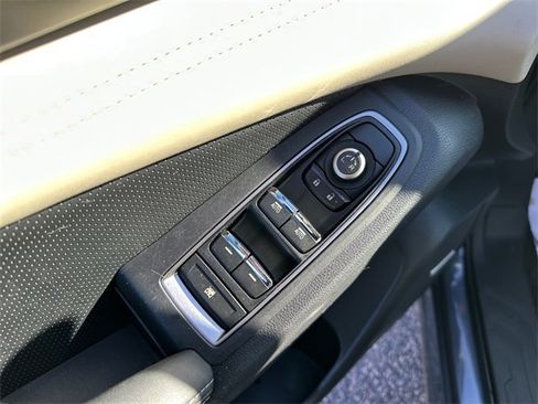 Used 2019 Subaru Ascent Limited image 20