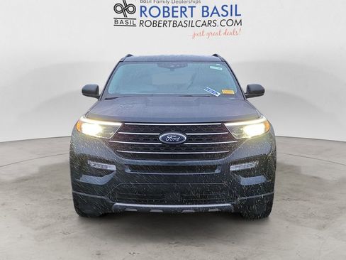 Used 2022 Ford Explorer XLT w/ Equipment Group 202A image 8